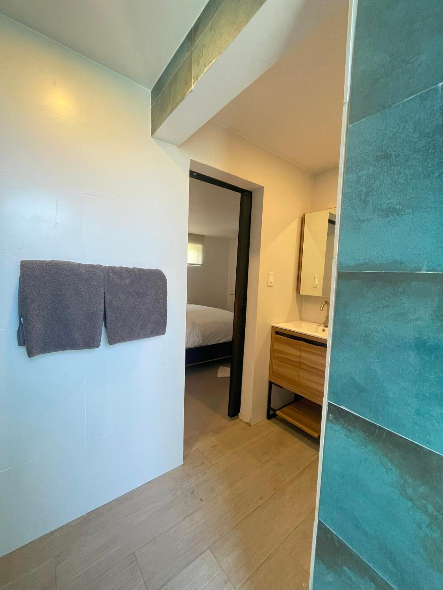 La Calma Poshtel Hotel *